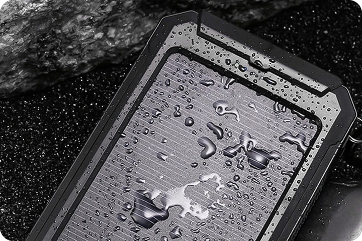 SOLARNY-PANCERNY-POWERBANK-SLONECZNA-LADOWARKA-USB-Zlacza-USB-typ-A-microUSB